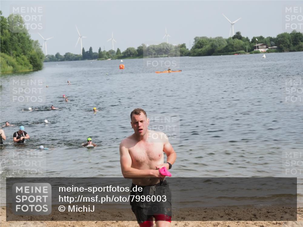 21.06.2025 - 27. Vierlanden-Triathlon MichiJ http://msf.ph/oto/7996003 15.06.2026 09:57:28 Schwimmen 293, 309, 324 meine-sportfotos.de