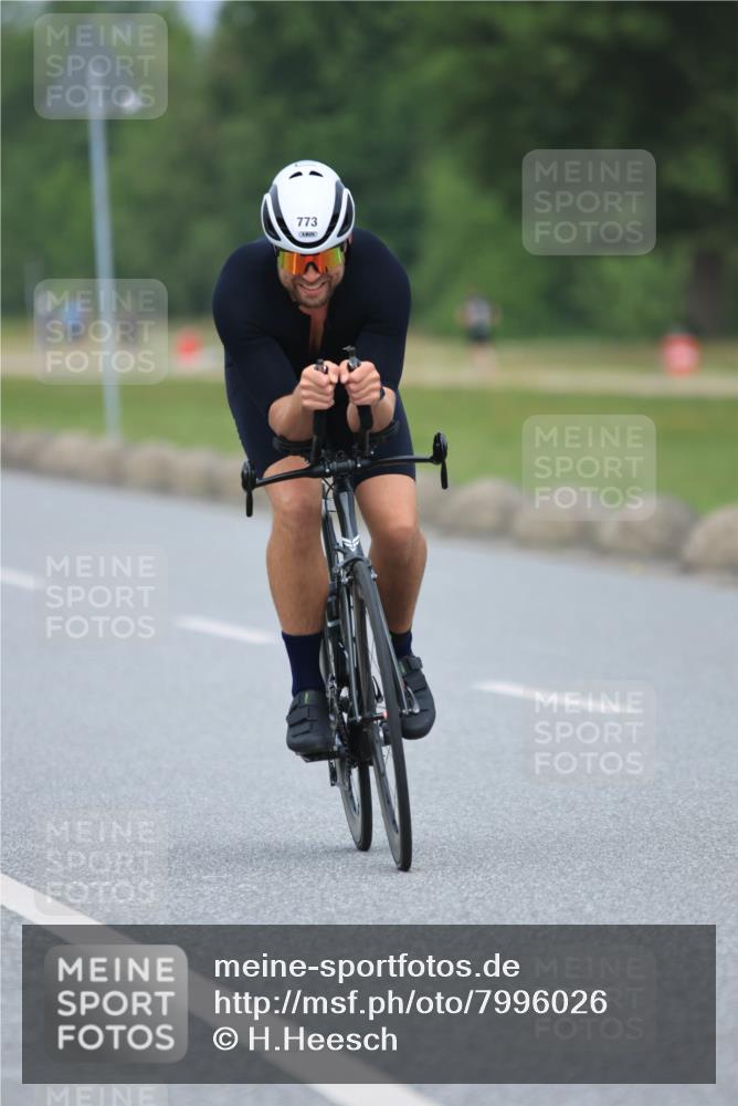 21.06.2025 - 27. Vierlanden-Triathlon H.Heesch http://msf.ph/oto/7996026 15.06.2025 12:19:05 Radfahren 636, 694, 773, 973 meine-sportfotos.de
