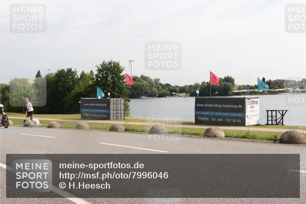 15.06.2025 - 27. Vierlanden-Triathlon H.Heesch http://msf.ph/oto/7996046 15.06.2025 09:22:50 Radfahren 116, 228 meine-sportfotos.de