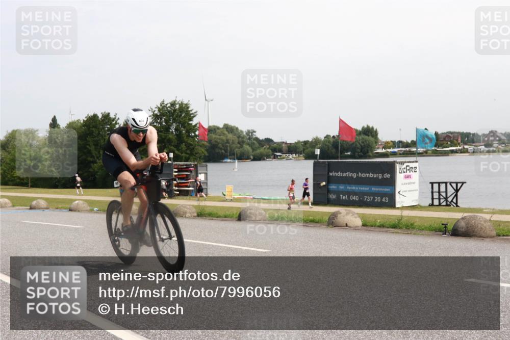 15.06.2025 - 27. Vierlanden-Triathlon H.Heesch http://msf.ph/oto/7996056 15.06.2025 11:29:17 Radfahren 247, 638, 815, 901, 915 meine-sportfotos.de