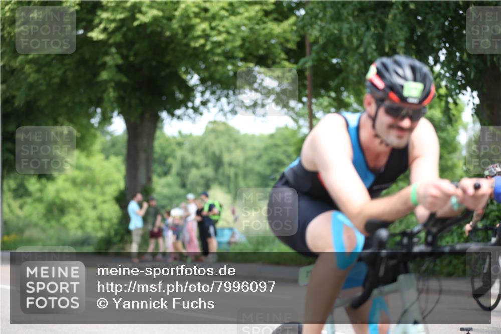 15.06.2025 - 7 Türme Triathlon Yannick Fuchs http://msf.ph/oto/7996097 15.06.2025 12:15:10 Radfahren 304, 307, 317, 611 meine-sportfotos.de