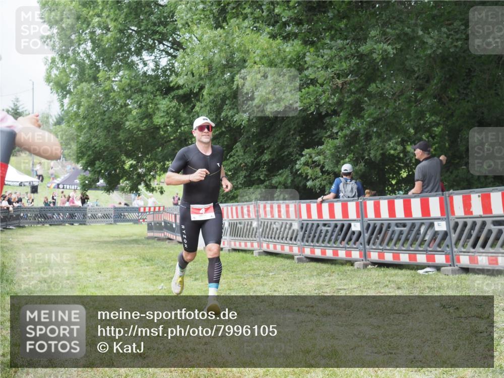 21.06.2025 - 27. Vierlanden-Triathlon KatJ http://msf.ph/oto/7996105 15.06.2025 12:49:02 Ziel 4 meine-sportfotos.de