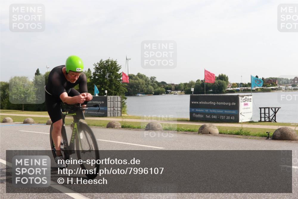15.06.2025 - 27. Vierlanden-Triathlon H.Heesch http://msf.ph/oto/7996107 15.06.2025 09:23:32 Radfahren 134, 198, 201 meine-sportfotos.de