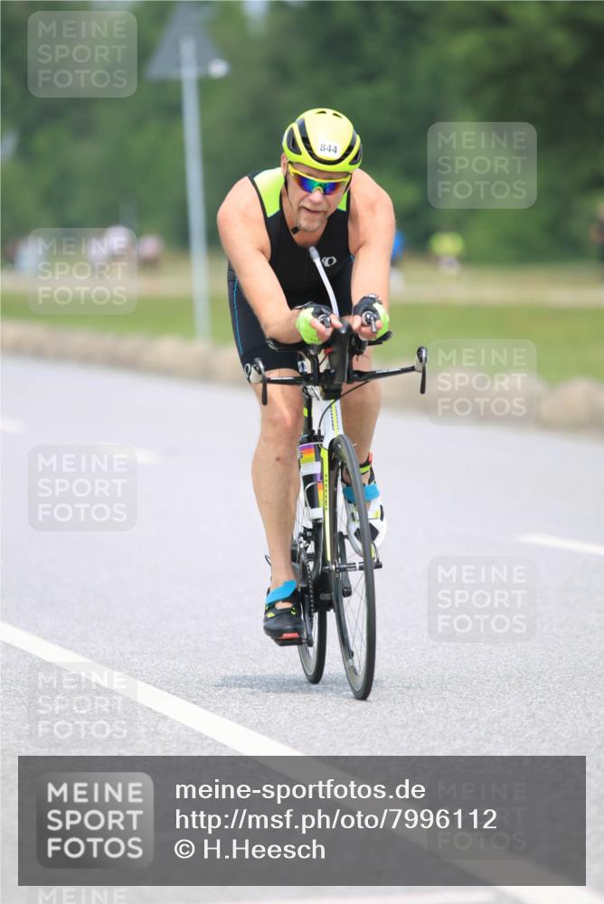 21.06.2025 - 27. Vierlanden-Triathlon H.Heesch http://msf.ph/oto/7996112 15.06.2025 12:19:39 Radfahren 646, 647, 678, 844, 855, 953 meine-sportfotos.de