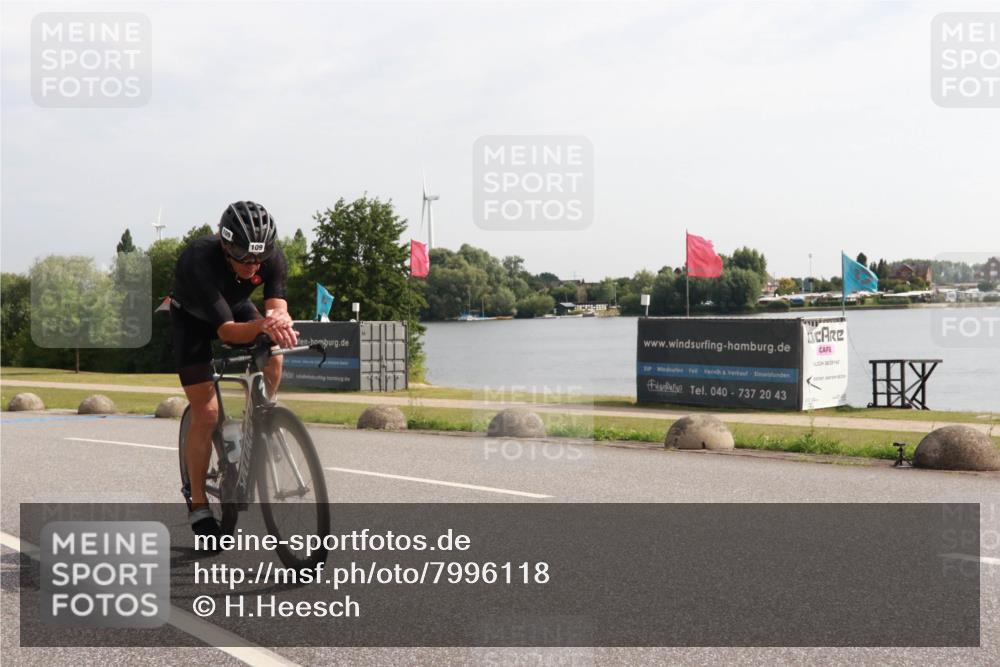 15.06.2025 - 27. Vierlanden-Triathlon H.Heesch http://msf.ph/oto/7996118 15.06.2025 09:23:37 Radfahren 109, 134 meine-sportfotos.de