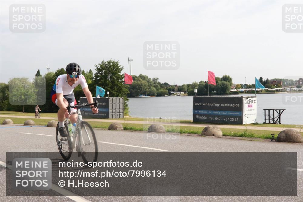 15.06.2025 - 27. Vierlanden-Triathlon H.Heesch http://msf.ph/oto/7996134 15.06.2025 09:23:44 Radfahren 139 meine-sportfotos.de