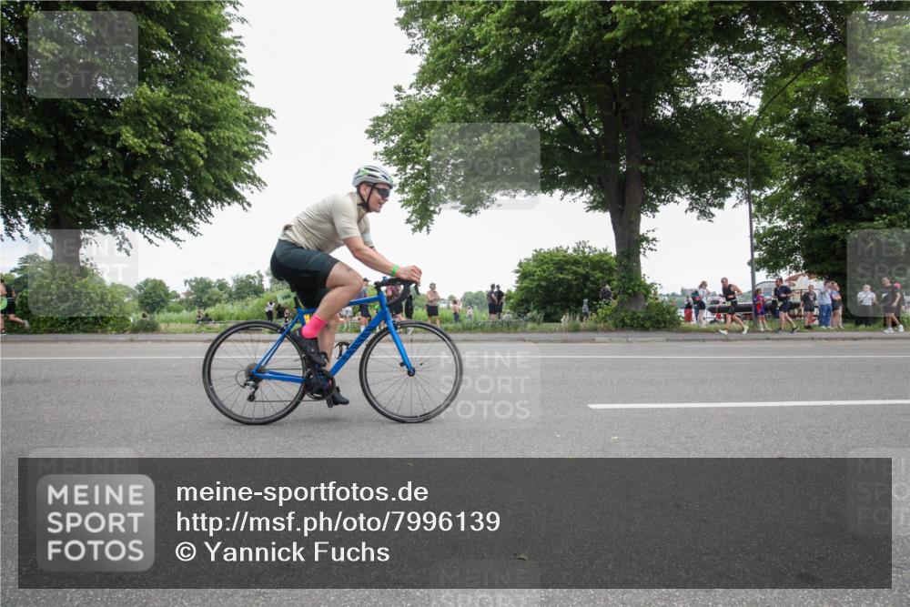 15.06.2025 - 7 Türme Triathlon Yannick Fuchs http://msf.ph/oto/7996139 15.06.2025 13:45:17 Radfahren 617, 898, 1041, 1160 meine-sportfotos.de