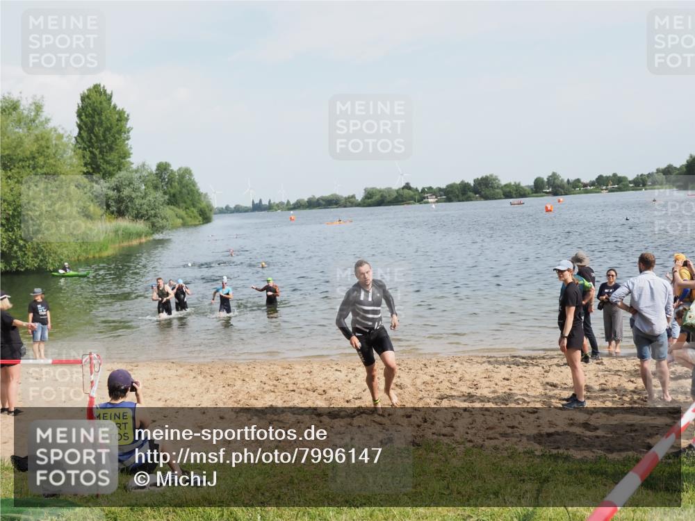 21.06.2025 - 27. Vierlanden-Triathlon MichiJ http://msf.ph/oto/7996147 15.06.2026 09:57:32 Schwimmen 287, 298, 309, 324, 340 meine-sportfotos.de