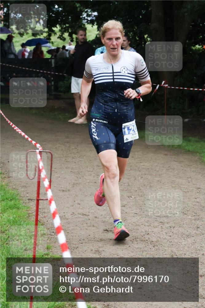 21.06.2025 - 27. Vierlanden-Triathlon Lena Gebhardt http://msf.ph/oto/7996170 15.06.2025 13:52:56 Laufen 120 meine-sportfotos.de