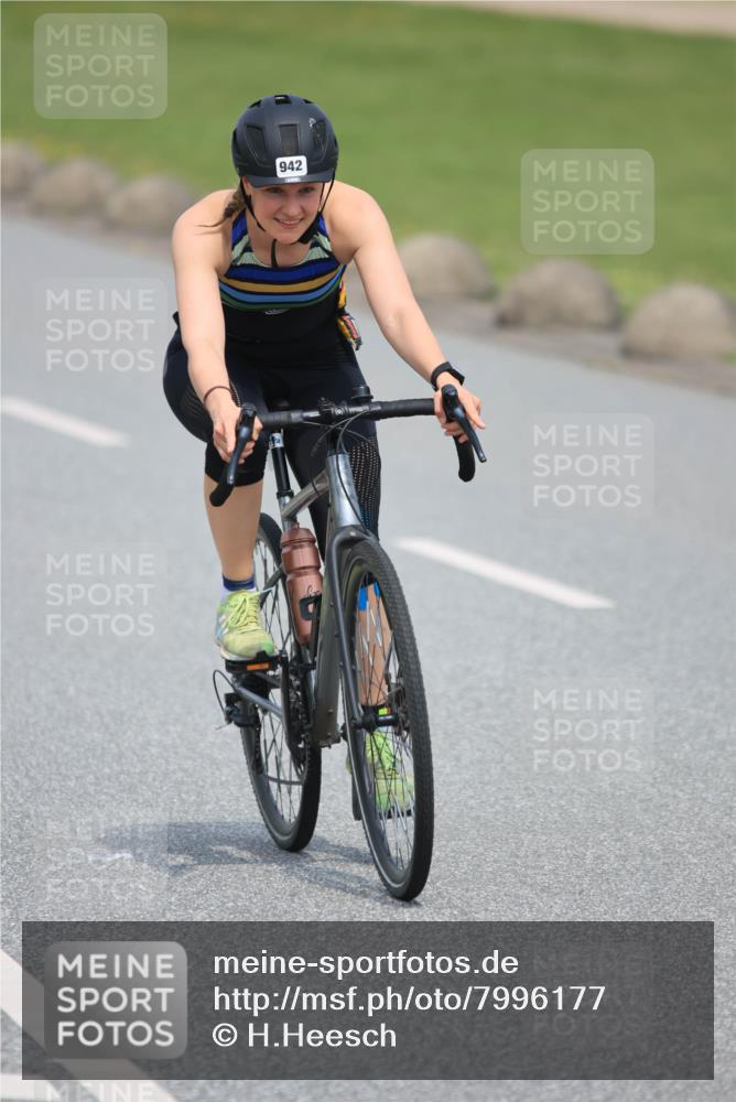 21.06.2025 - 27. Vierlanden-Triathlon H.Heesch http://msf.ph/oto/7996177 15.06.2025 12:07:11 Radfahren 749, 867, 869, 942, 961 meine-sportfotos.de