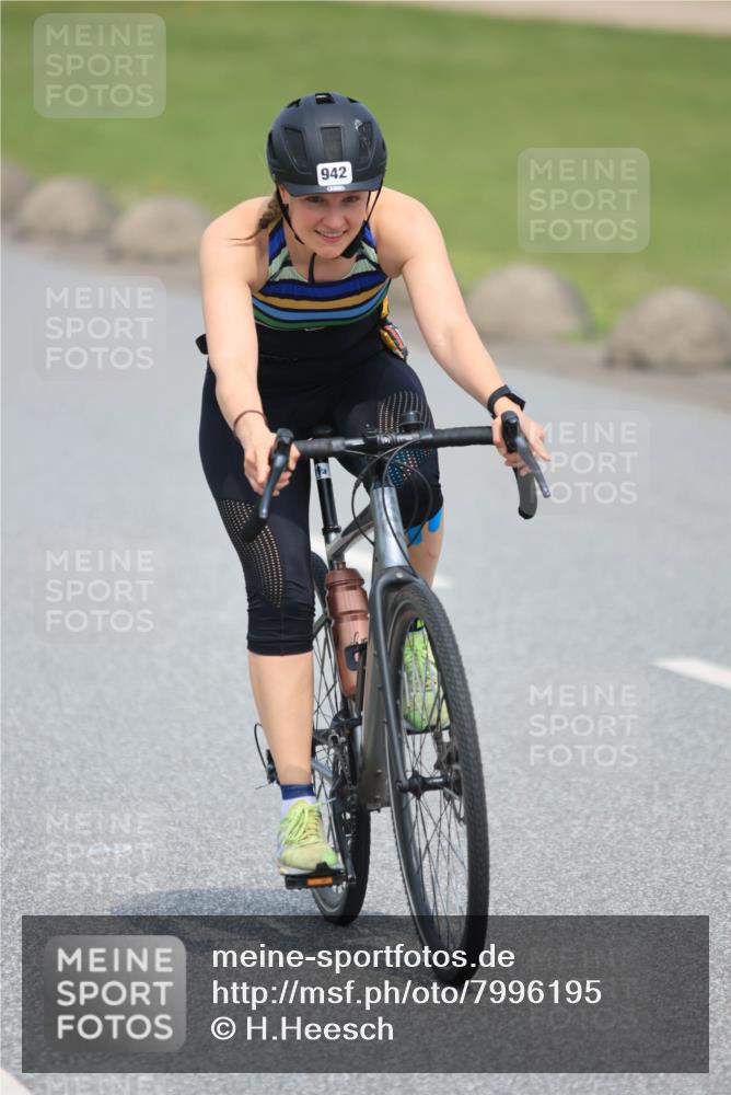 21.06.2025 - 27. Vierlanden-Triathlon H.Heesch http://msf.ph/oto/7996195 15.06.2025 12:07:11 Radfahren 749, 867, 869, 942, 961 meine-sportfotos.de