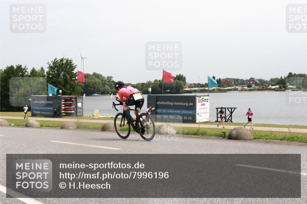 15.06.2025 - 27. Vierlanden-Triathlon H.Heesch http://msf.ph/oto/7996196 15.06.2025 11:29:42 Radfahren 224, 879 meine-sportfotos.de
