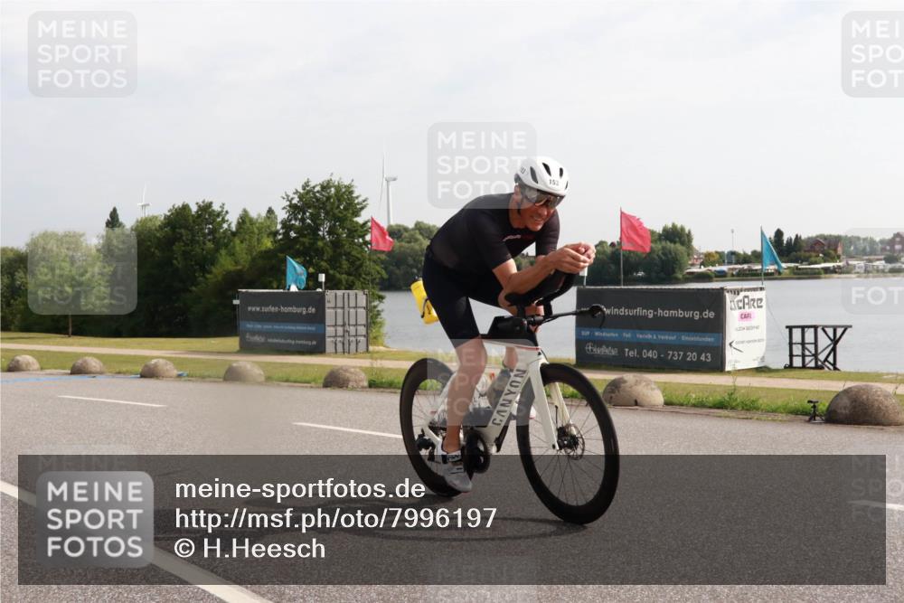 15.06.2025 - 27. Vierlanden-Triathlon H.Heesch http://msf.ph/oto/7996197 15.06.2025 09:24:38 Radfahren 153, 160 meine-sportfotos.de