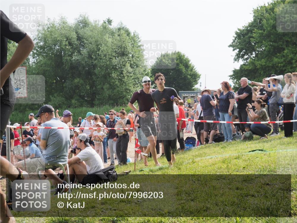 15.06.2025 - 27. Vierlanden-Triathlon KatJ http://msf.ph/oto/7996203 15.06.2025 09:55:27 Schwimmen 306, 316, 327, 335, 348, 353 meine-sportfotos.de