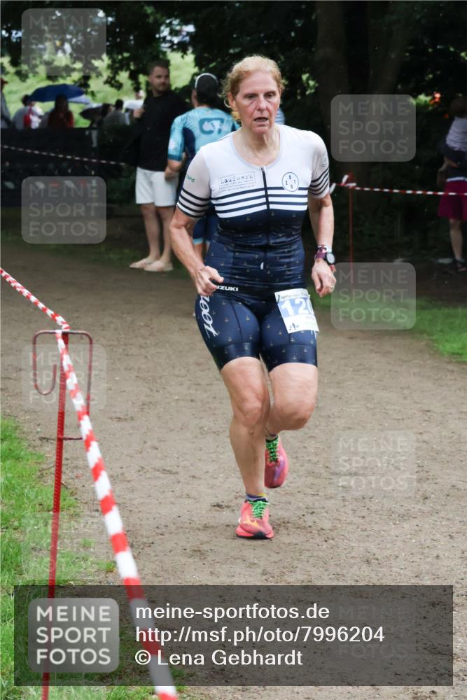 21.06.2025 - 27. Vierlanden-Triathlon Lena Gebhardt http://msf.ph/oto/7996204 15.06.2025 13:52:56 Laufen 12 meine-sportfotos.de
