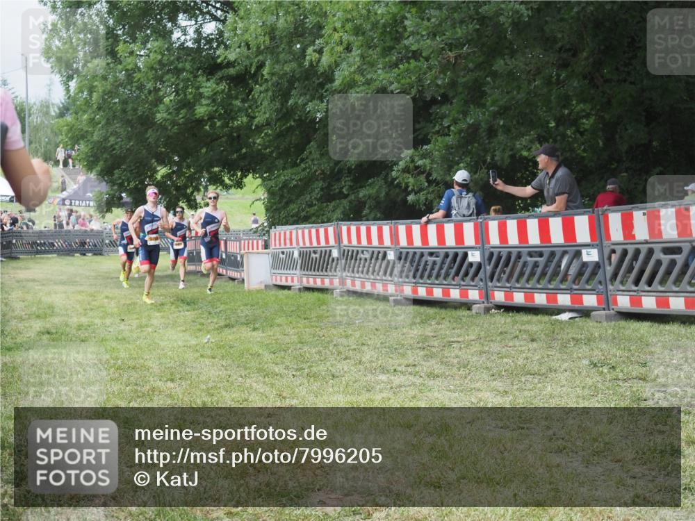 21.06.2025 - 27. Vierlanden-Triathlon KatJ http://msf.ph/oto/7996205 15.06.2025 12:49:13 Ziel 764, 984, 986, 987, 988 meine-sportfotos.de