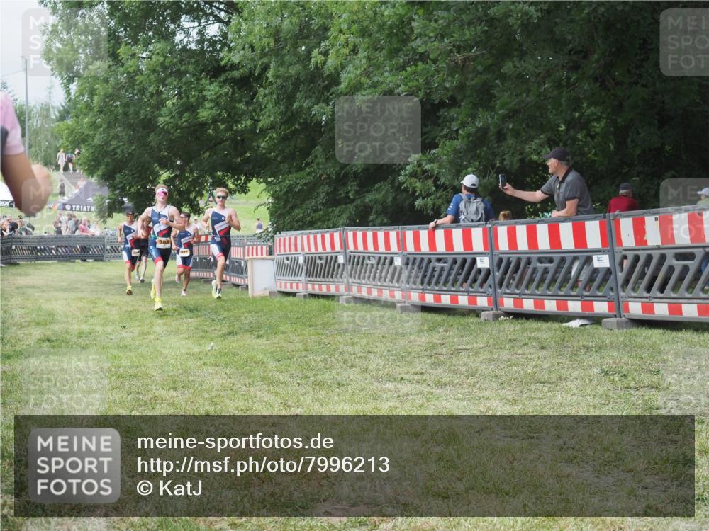 21.06.2025 - 27. Vierlanden-Triathlon KatJ http://msf.ph/oto/7996213 15.06.2025 12:49:13 Ziel 764, 984, 986, 987, 988 meine-sportfotos.de
