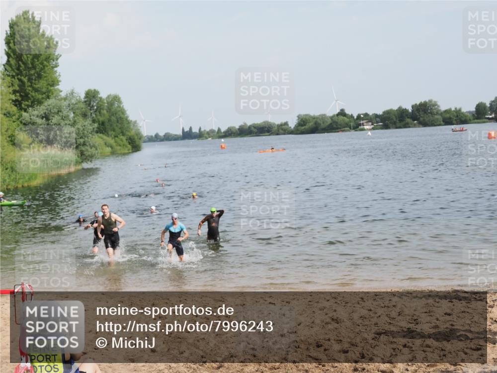 21.06.2025 - 27. Vierlanden-Triathlon MichiJ http://msf.ph/oto/7996243 15.06.2026 09:57:35 Schwimmen 287, 298, 309, 324, 340 meine-sportfotos.de