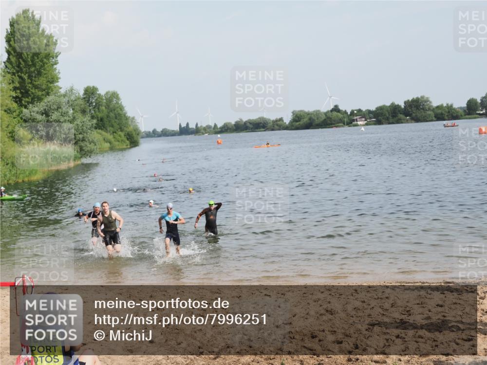 21.06.2025 - 27. Vierlanden-Triathlon MichiJ http://msf.ph/oto/7996251 15.06.2026 09:57:35 Schwimmen 287, 298, 309, 324, 340 meine-sportfotos.de