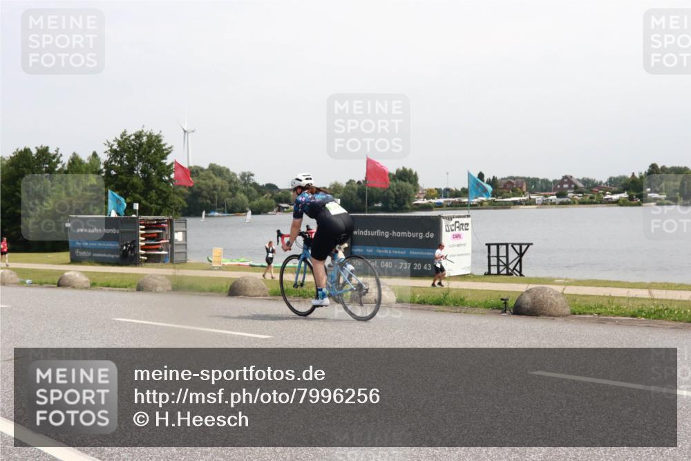15.06.2025 - 27. Vierlanden-Triathlon H.Heesch http://msf.ph/oto/7996256 15.06.2025 11:29:52 Radfahren 899, 929, 936 meine-sportfotos.de