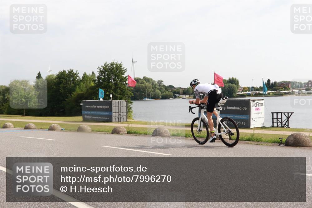 15.06.2025 - 27. Vierlanden-Triathlon H.Heesch http://msf.ph/oto/7996270 15.06.2025 09:24:47 Radfahren 65, 138 meine-sportfotos.de