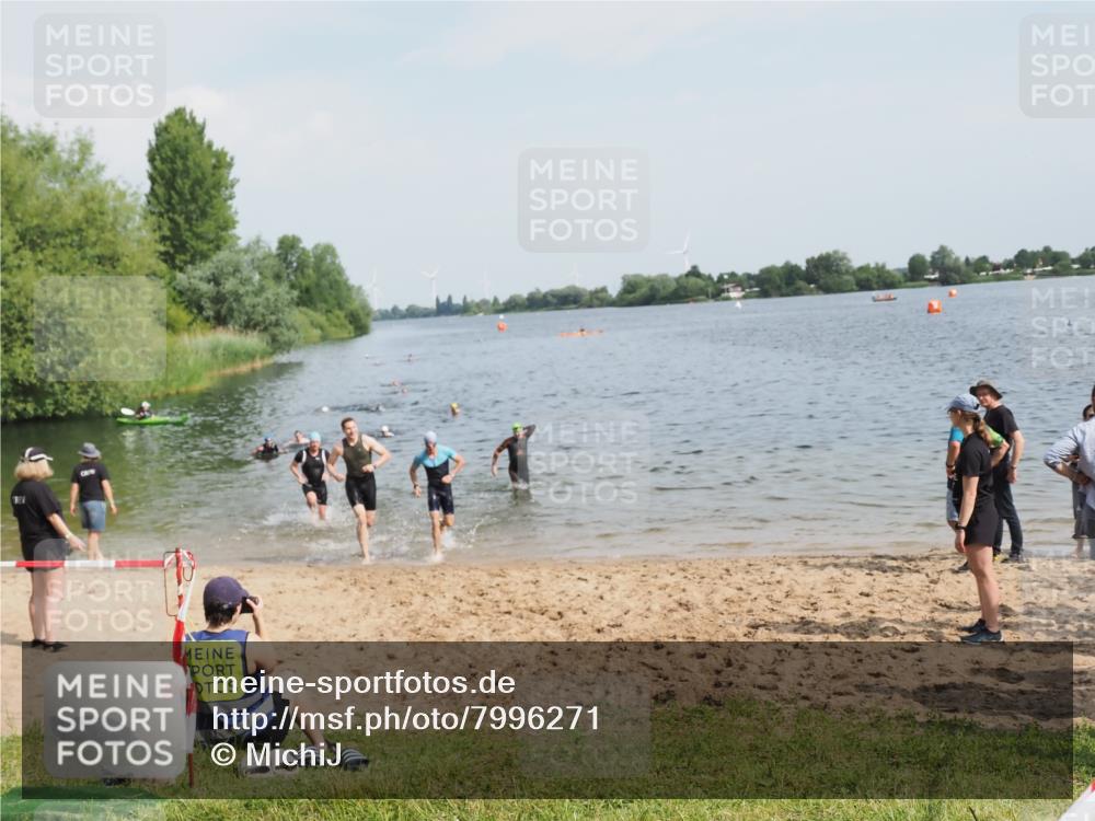 21.06.2025 - 27. Vierlanden-Triathlon MichiJ http://msf.ph/oto/7996271 15.06.2026 09:57:36 Schwimmen 287, 298, 309, 324, 340 meine-sportfotos.de