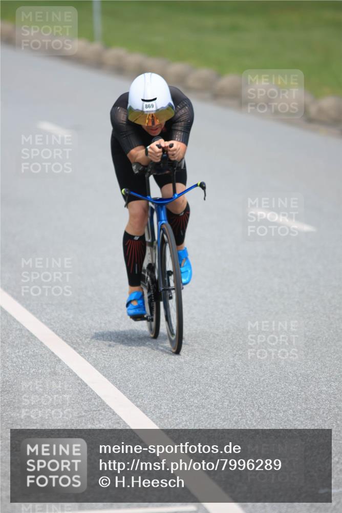 21.06.2025 - 27. Vierlanden-Triathlon H.Heesch http://msf.ph/oto/7996289 15.06.2025 12:07:20 Radfahren 228, 662, 867, 869, 909, 1000, 1001, 1002, 1003 meine-sportfotos.de