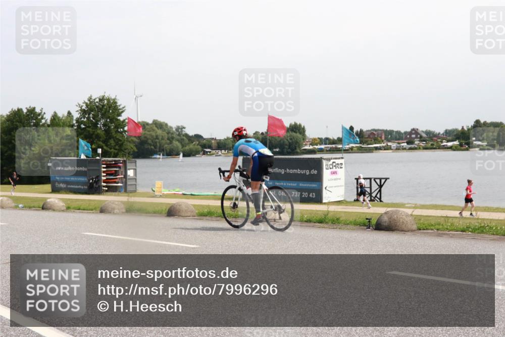 15.06.2025 - 27. Vierlanden-Triathlon H.Heesch http://msf.ph/oto/7996296 15.06.2025 11:30:05 Radfahren  meine-sportfotos.de