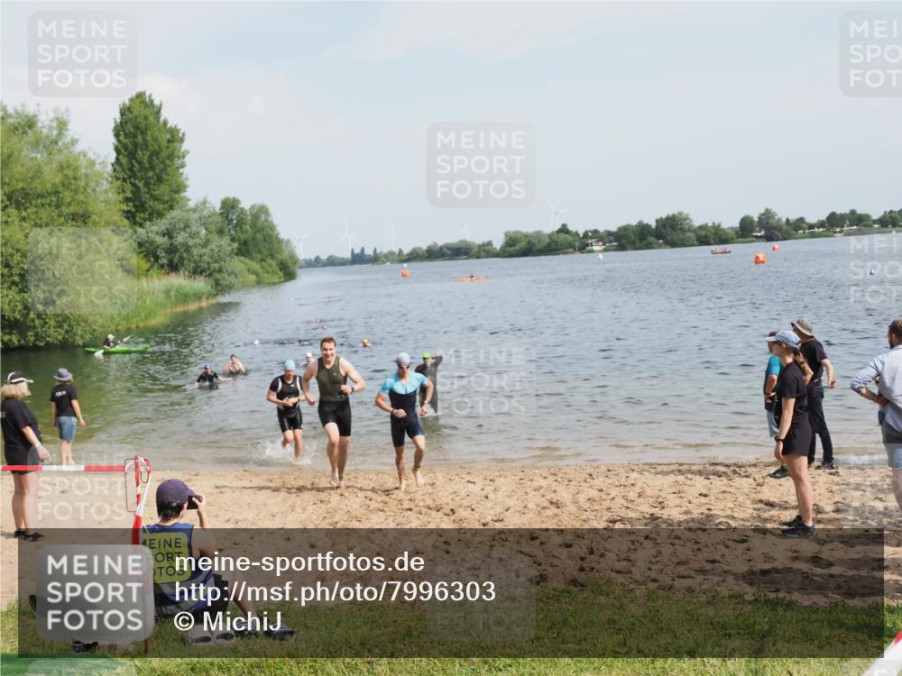 21.06.2025 - 27. Vierlanden-Triathlon MichiJ http://msf.ph/oto/7996303 15.06.2026 09:57:38 Schwimmen 287, 298, 309, 340 meine-sportfotos.de