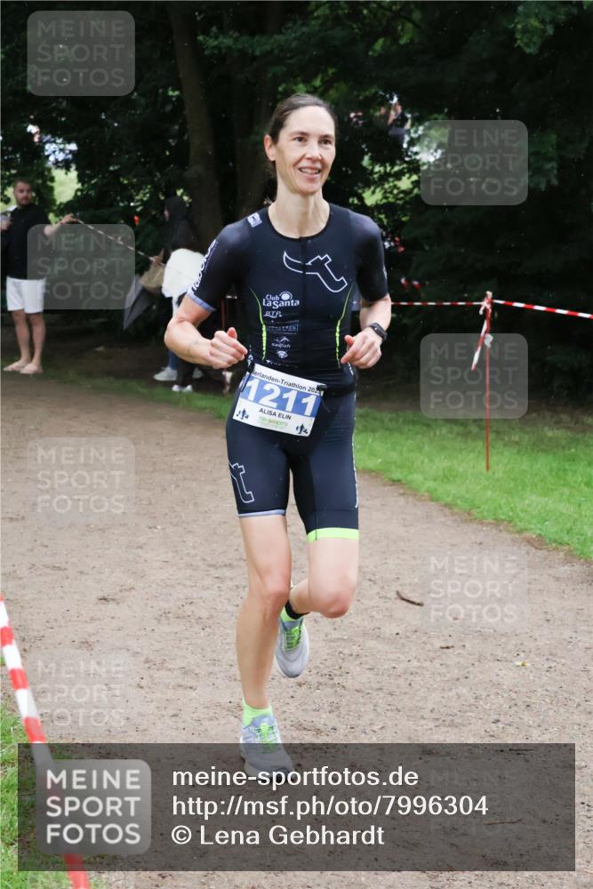 21.06.2025 - 27. Vierlanden-Triathlon Lena Gebhardt http://msf.ph/oto/7996304 15.06.2025 13:53:00 Laufen 202, 1211 meine-sportfotos.de