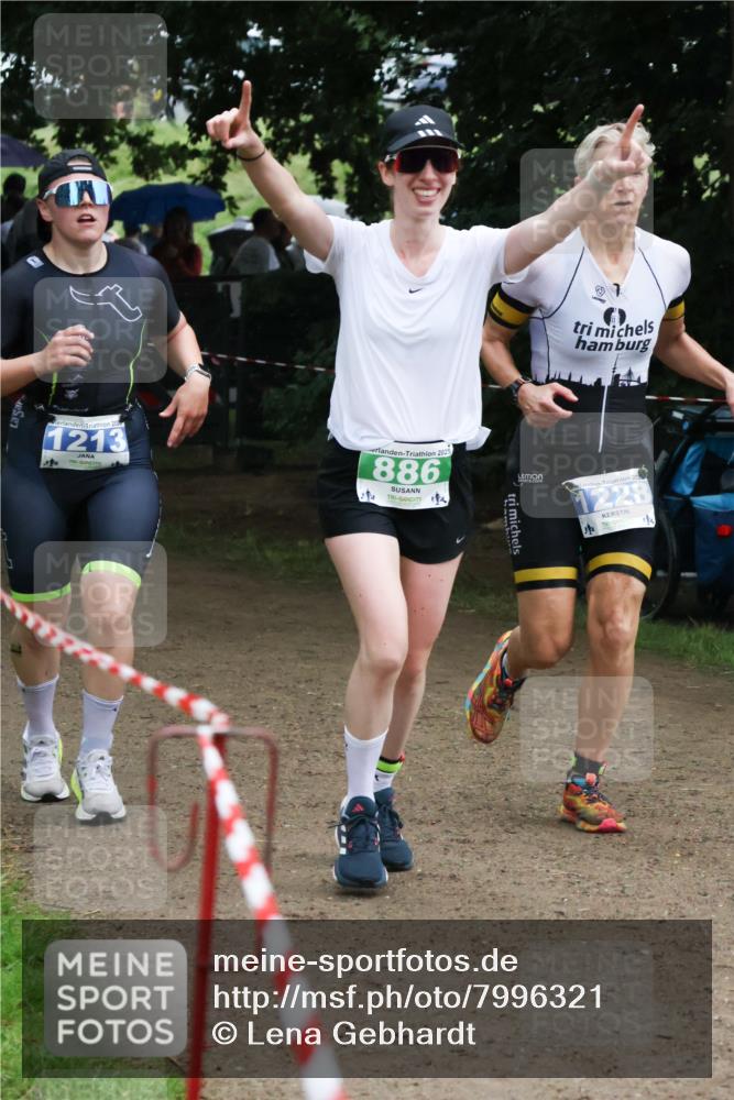 21.06.2025 - 27. Vierlanden-Triathlon Lena Gebhardt http://msf.ph/oto/7996321 15.06.2025 13:53:12 Laufen 20, 1213, 2025, 886, 4, 20, 1228, 13 meine-sportfotos.de
