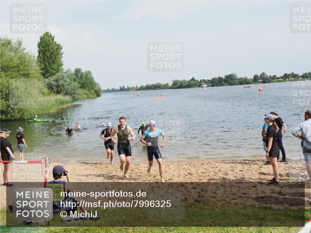 21.06.2025 - 27. Vierlanden-Triathlon MichiJ http://msf.ph/oto/7996325 15.06.2026 09:57:38 Schwimmen 287, 298, 309, 340 meine-sportfotos.de