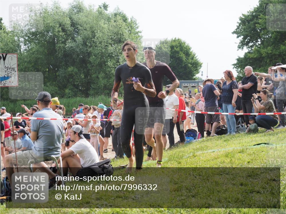15.06.2025 - 27. Vierlanden-Triathlon KatJ http://msf.ph/oto/7996332 15.06.2025 09:55:28 Schwimmen 306, 316, 327, 329, 335, 348, 353 meine-sportfotos.de