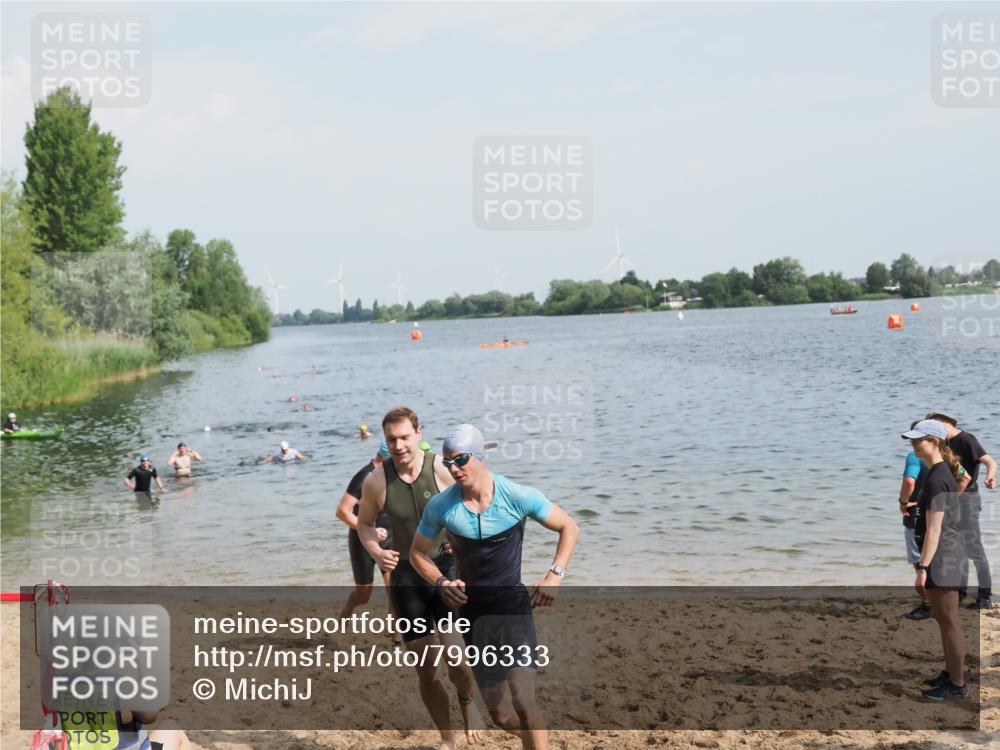 21.06.2025 - 27. Vierlanden-Triathlon MichiJ http://msf.ph/oto/7996333 15.06.2026 09:57:40 Schwimmen 287, 298, 309, 340, 827 meine-sportfotos.de