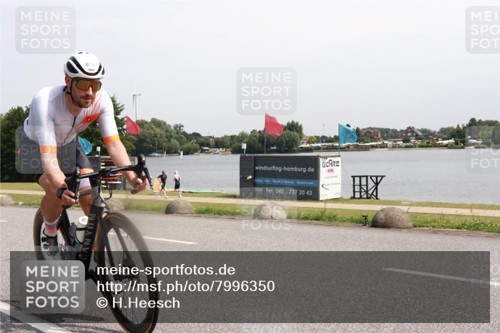 15.06.2025 - 27. Vierlanden-Triathlon H.Heesch http://msf.ph/oto/7996350 15.06.2025 11:30:09 Radfahren 676, 726, 890 meine-sportfotos.de