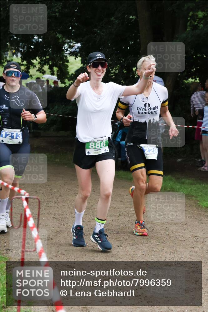 21.06.2025 - 27. Vierlanden-Triathlon Lena Gebhardt http://msf.ph/oto/7996359 15.06.2025 13:53:12 Laufen 201, 1213, 2025, 886, 4, 228 meine-sportfotos.de