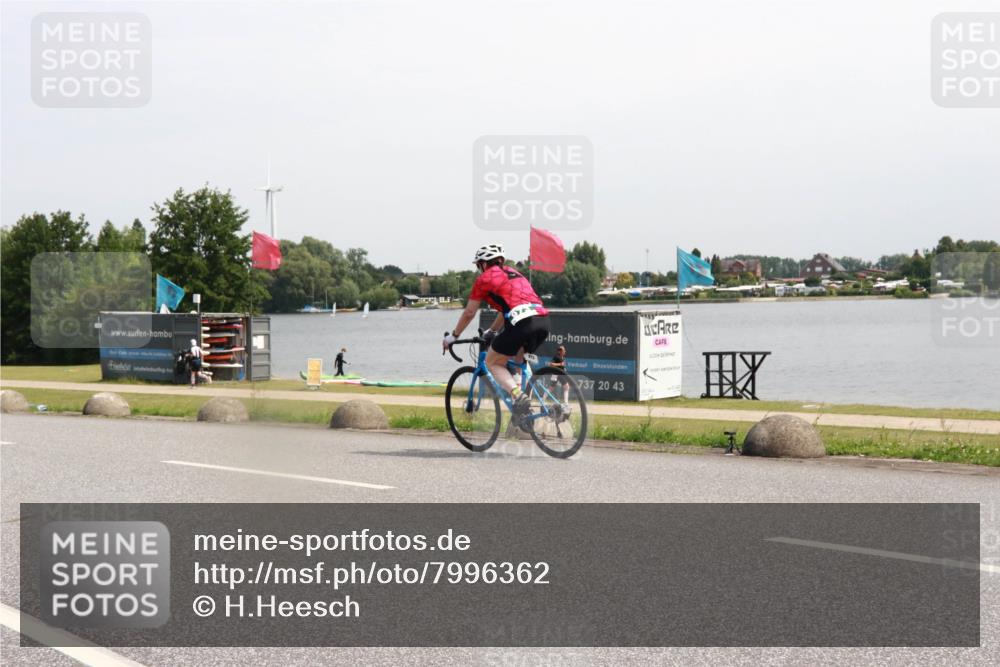 15.06.2025 - 27. Vierlanden-Triathlon H.Heesch http://msf.ph/oto/7996362 15.06.2025 11:30:11 Radfahren 676, 726, 890 meine-sportfotos.de