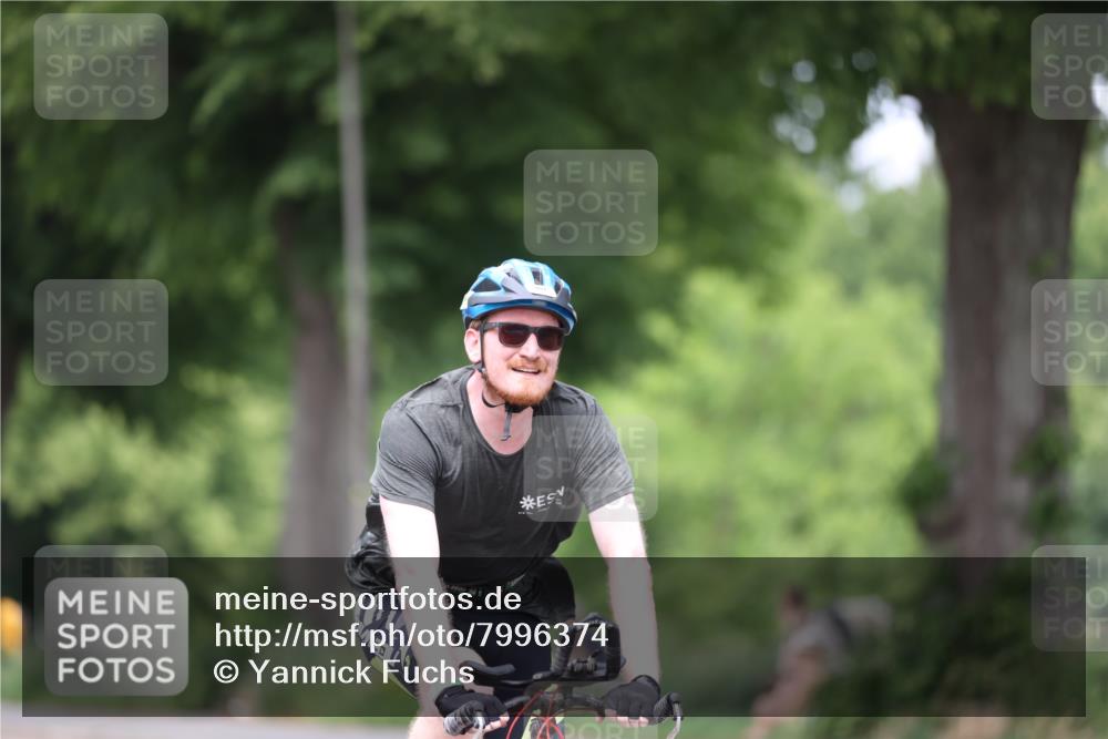 15.06.2025 - 7 Türme Triathlon Yannick Fuchs http://msf.ph/oto/7996374 15.06.2025 13:11:32 Radfahren 304, 307, 601 meine-sportfotos.de