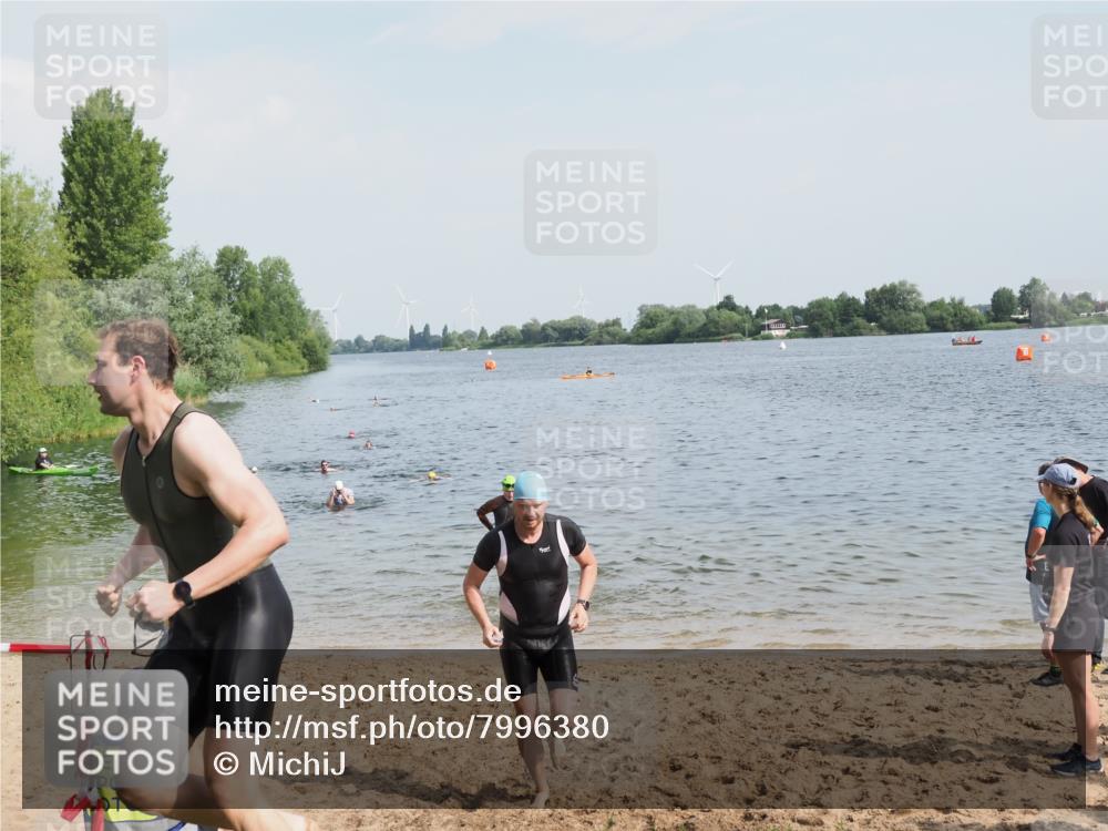 21.06.2025 - 27. Vierlanden-Triathlon MichiJ http://msf.ph/oto/7996380 15.06.2026 09:57:41 Schwimmen 287, 298, 340, 827 meine-sportfotos.de