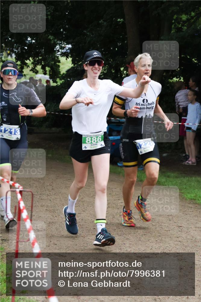 21.06.2025 - 27. Vierlanden-Triathlon Lena Gebhardt http://msf.ph/oto/7996381 15.06.2025 13:53:12 Laufen 202, 1213, 2015, 886, 174, 1228 meine-sportfotos.de