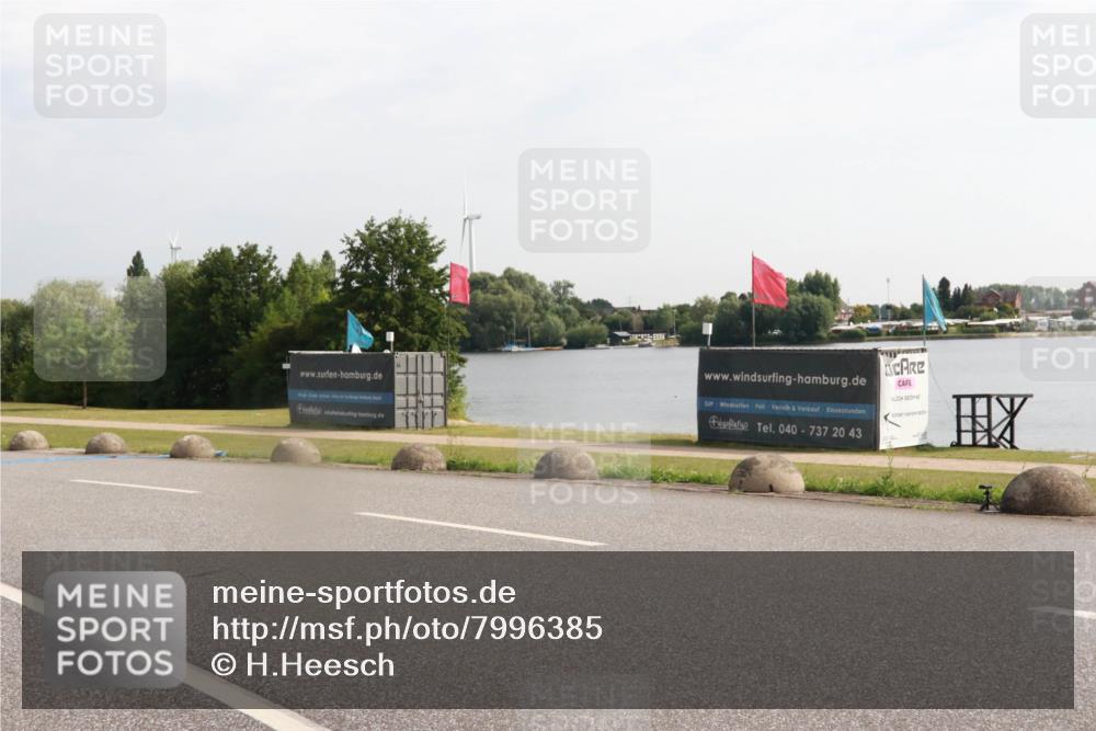 15.06.2025 - 27. Vierlanden-Triathlon H.Heesch http://msf.ph/oto/7996385 15.06.2025 09:24:51 Radfahren 138 meine-sportfotos.de
