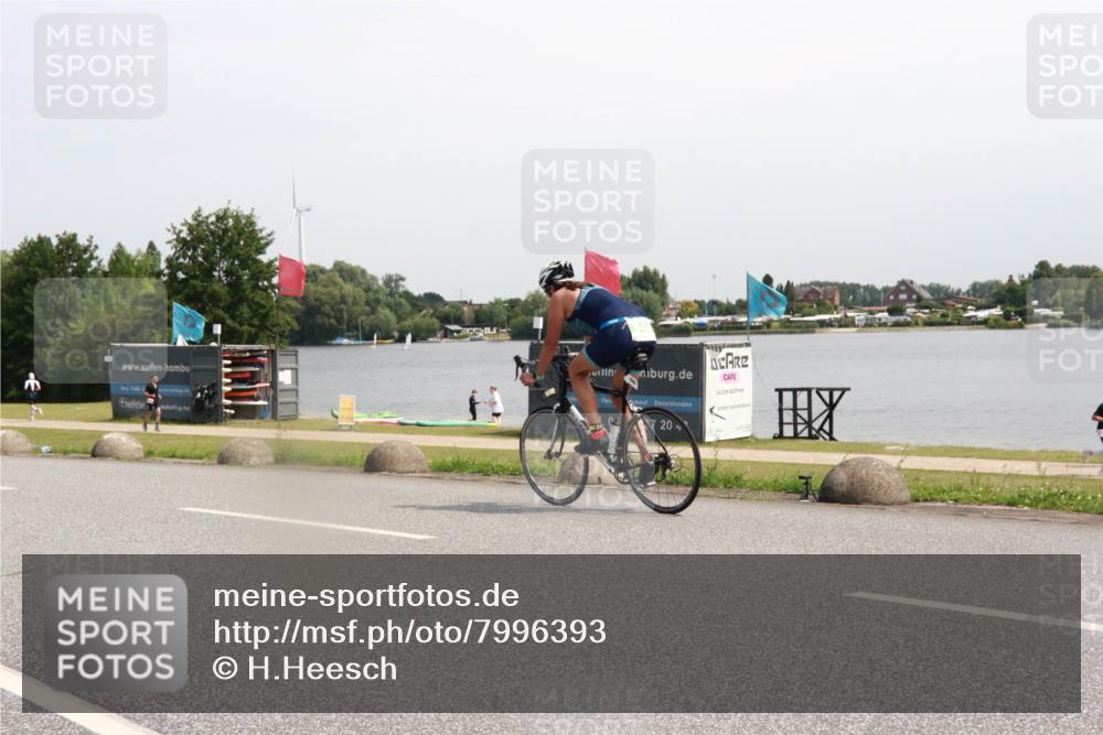 15.06.2025 - 27. Vierlanden-Triathlon H.Heesch http://msf.ph/oto/7996393 15.06.2025 11:30:14 Radfahren 676, 726, 735, 890, 930, 973 meine-sportfotos.de