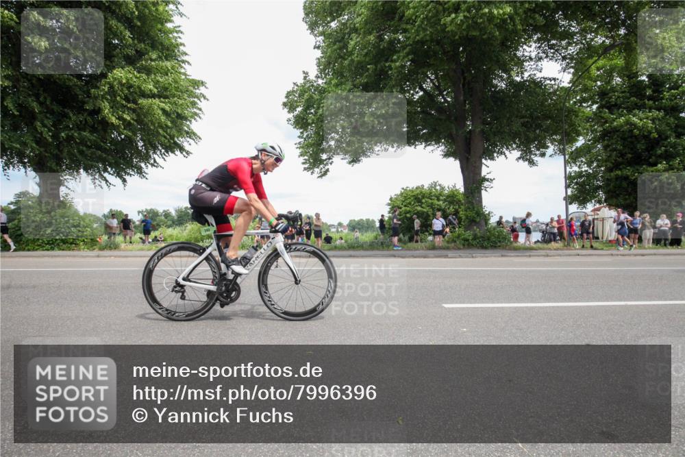 15.06.2025 - 7 Türme Triathlon Yannick Fuchs http://msf.ph/oto/7996396 15.06.2025 13:46:42 Radfahren 243, 381, 735, 752, 788, 888, 968, 976, 1109 meine-sportfotos.de