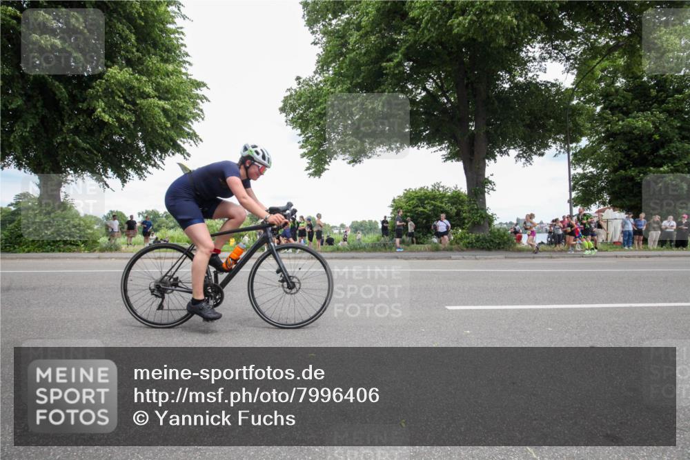 15.06.2025 - 7 Türme Triathlon Yannick Fuchs http://msf.ph/oto/7996406 15.06.2025 13:46:47 Radfahren 581, 726, 735, 752, 788, 888, 957, 968, 976, 1109, 1113 meine-sportfotos.de