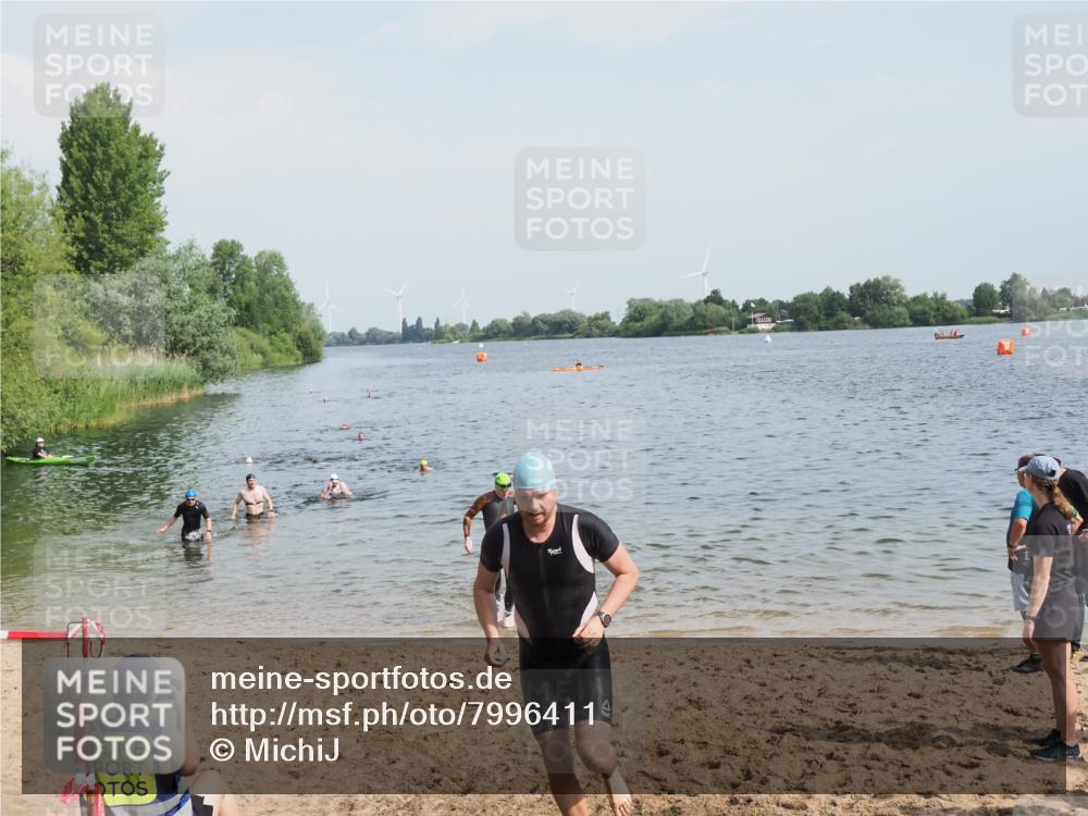 21.06.2025 - 27. Vierlanden-Triathlon MichiJ http://msf.ph/oto/7996411 15.06.2026 09:57:42 Schwimmen 287, 298, 340, 827 meine-sportfotos.de