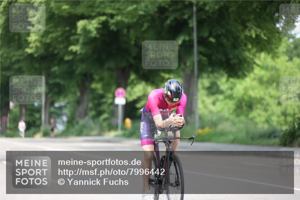 15.06.2025 - 7 Türme Triathlon Yannick Fuchs http://msf.ph/oto/7996442 15.06.2025 12:16:14 Radfahren 256 meine-sportfotos.de