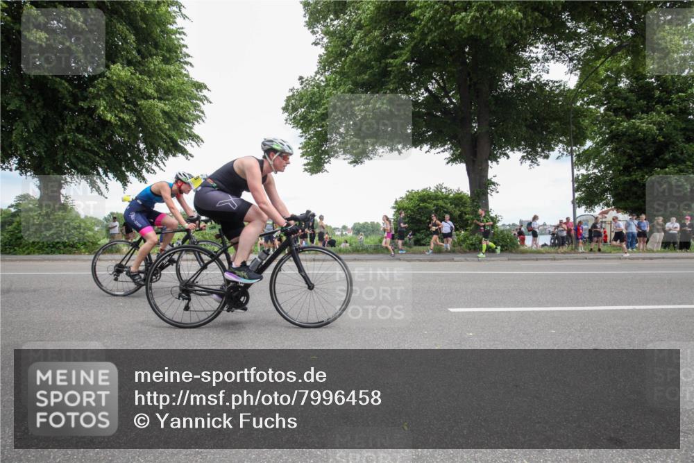 15.06.2025 - 7 Türme Triathlon Yannick Fuchs http://msf.ph/oto/7996458 15.06.2025 13:46:48 Radfahren 581, 726, 735, 752, 788, 888, 957, 968, 976, 1109, 1113 meine-sportfotos.de