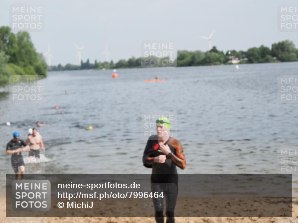 21.06.2025 - 27. Vierlanden-Triathlon MichiJ http://msf.ph/oto/7996464 15.06.2026 09:57:46 Schwimmen 287, 291, 298, 330, 340, 827 meine-sportfotos.de