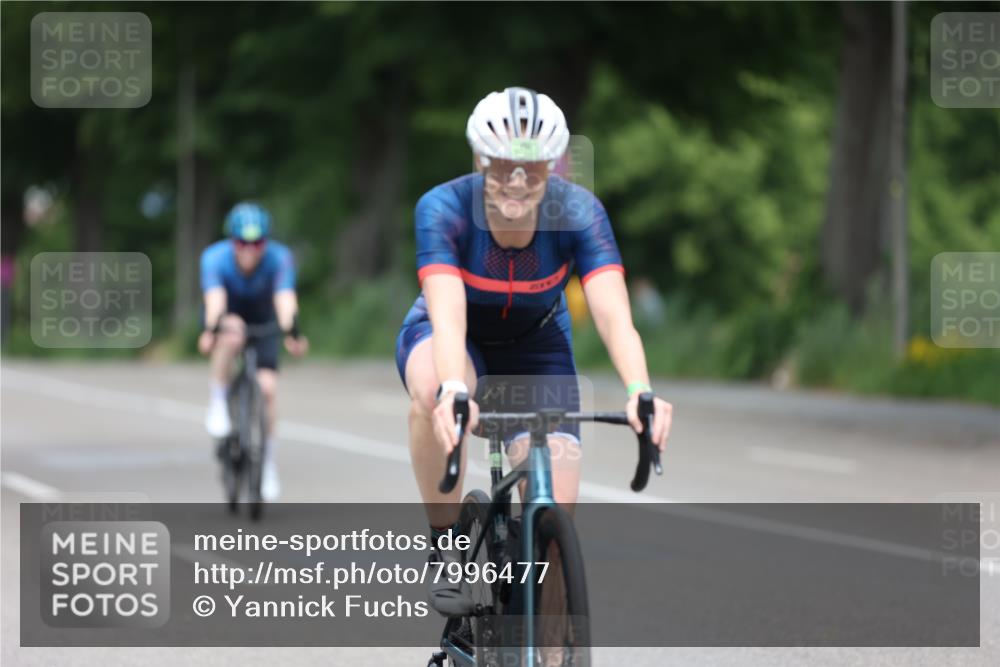 15.06.2025 - 7 Türme Triathlon Yannick Fuchs http://msf.ph/oto/7996477 15.06.2025 13:11:41 Radfahren 254, 352, 382, 415, 465, 601, 668, 1189 meine-sportfotos.de