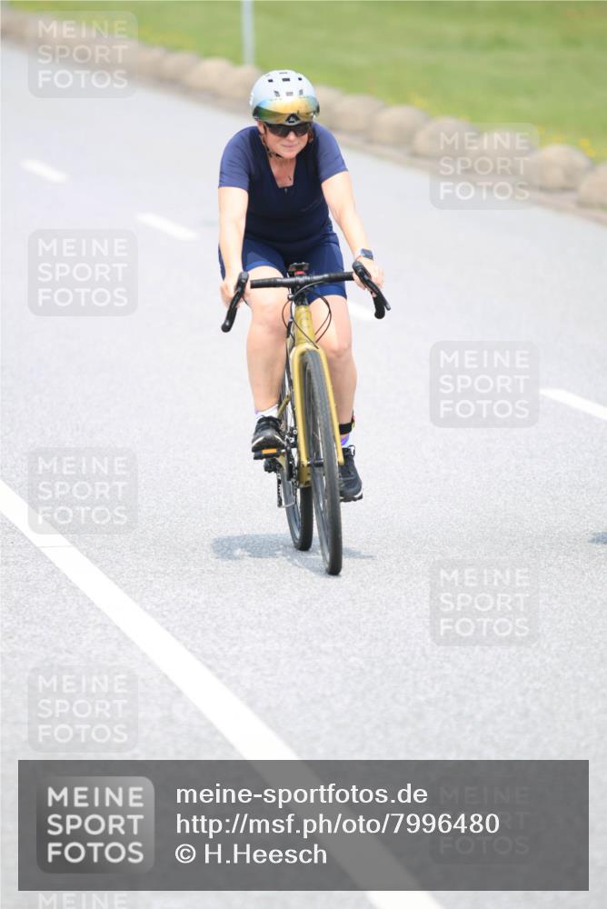21.06.2025 - 27. Vierlanden-Triathlon H.Heesch http://msf.ph/oto/7996480 15.06.2025 12:21:59 Radfahren 794, 900, 937 meine-sportfotos.de
